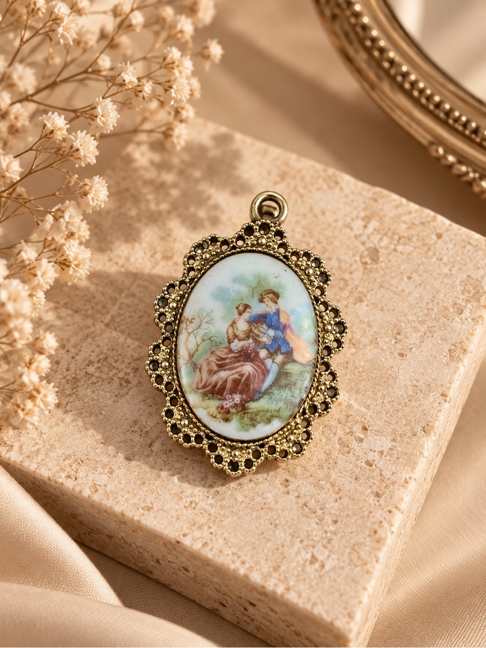 Vintage Fragonard Romantic Portrait Cameo Pendant Gold Tone